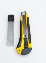 ⁦مشرط مع شفرات CUTTER KNIFE WITH BLADES LUTF⁩ - الصورة ⁦4⁩